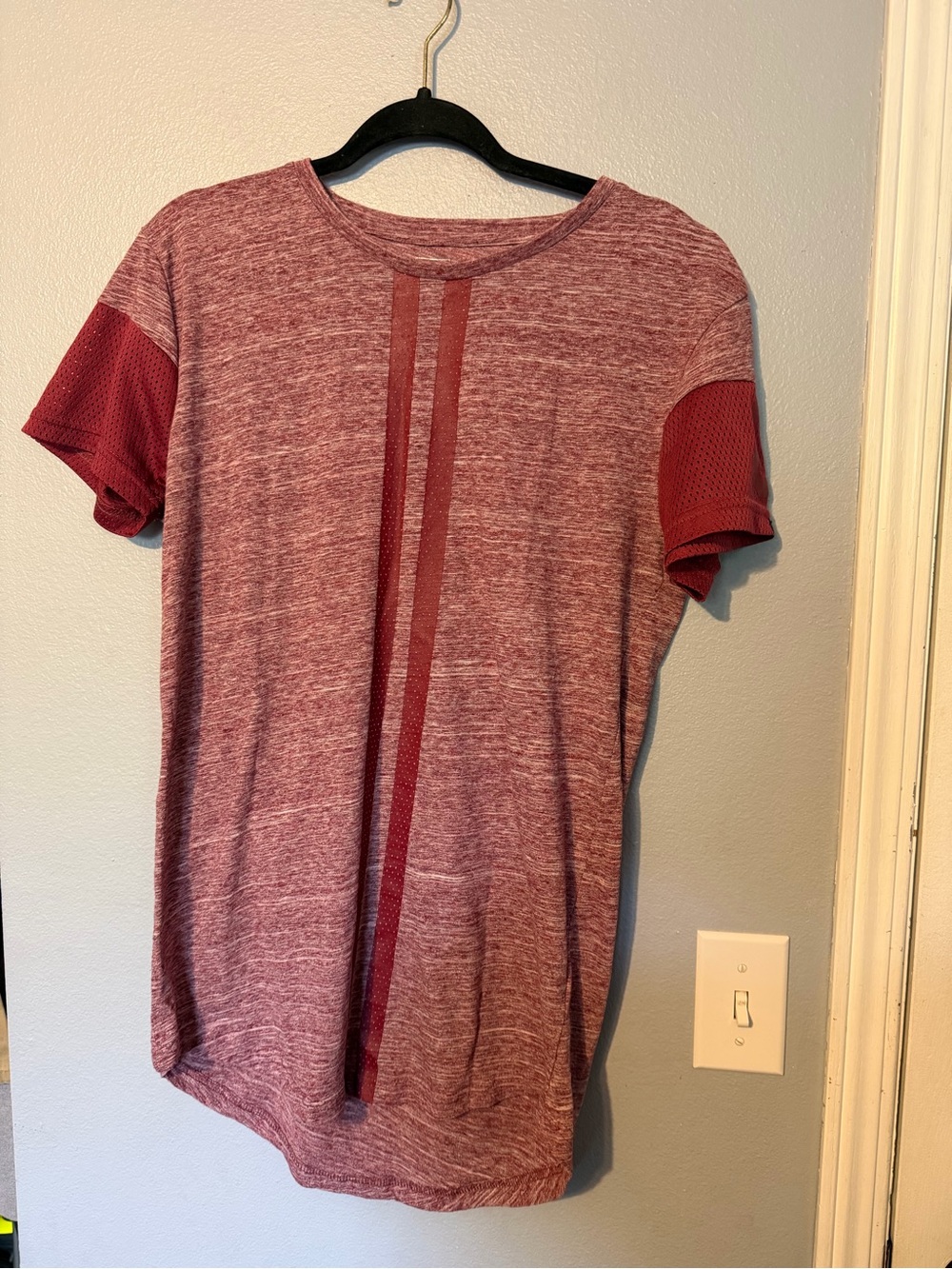 Men's Short-Sleeve Heathered Maroon Athletic Tee